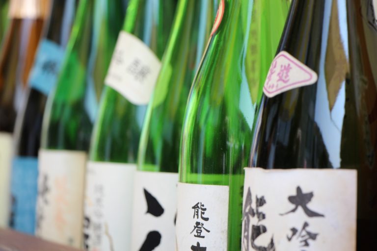 日本酒を有名銘柄を一挙紹介!味や風味から評判まで検索数順で紹介! 日本酒を有名銘柄を一挙紹介!味や風味から評判まで検索数順で紹介!