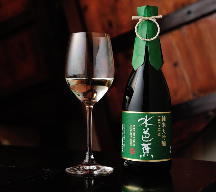 世界の女性ソムリエたちに初めて認められた日本酒「水芭蕉 純米大吟醸プレミアム」純米吟醸部門金賞受賞