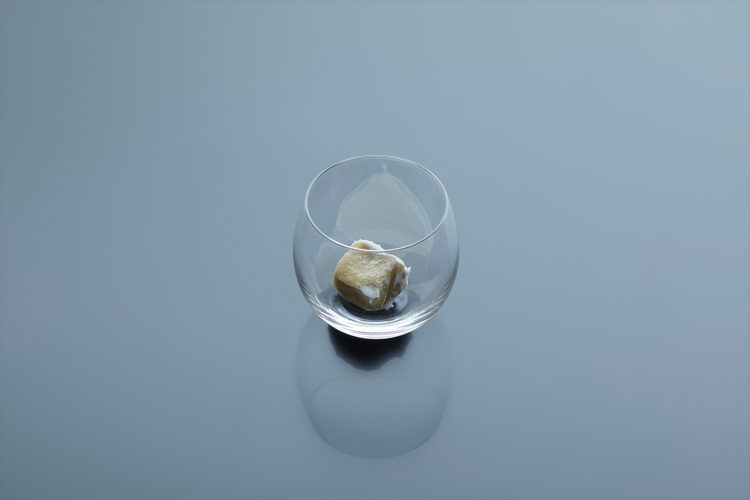 長谷川栄雅 六本木、「日本酒体験」のアテ（酒の肴）メニューを刷新。『ヴィラ アイーダ』小林寛司シェフがプロデュース、10月3日(土)より提供開始