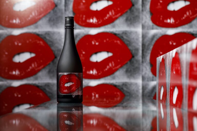 森山大道 × KAMU kanazawa × 福光屋 コラボ日本酒「Lip ＜Junmai＞」 2月22日新発売