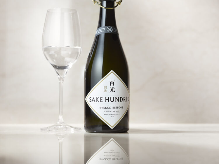 日本酒ブランド「SAKE HUNDRED」が、フラッグシップ『百光』のシリーズ商品『百光 別誂』の再販売受付を2/22(月)より開始