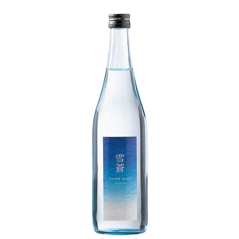 今、日本酒のこだわりブレンド酒が人気急上昇中！ 日本酒ソムリエが監修したスノーブルー雪蒼 大吟醸 発売開始