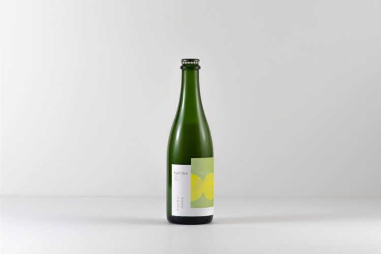 東北に伝わる幻のどぶろく製法 “花酛” を再現したお酒「はなうたドロップス」を5月24日より発売。2021年2月に誕生した酒蔵「haccoba」初の一般販売商品。
