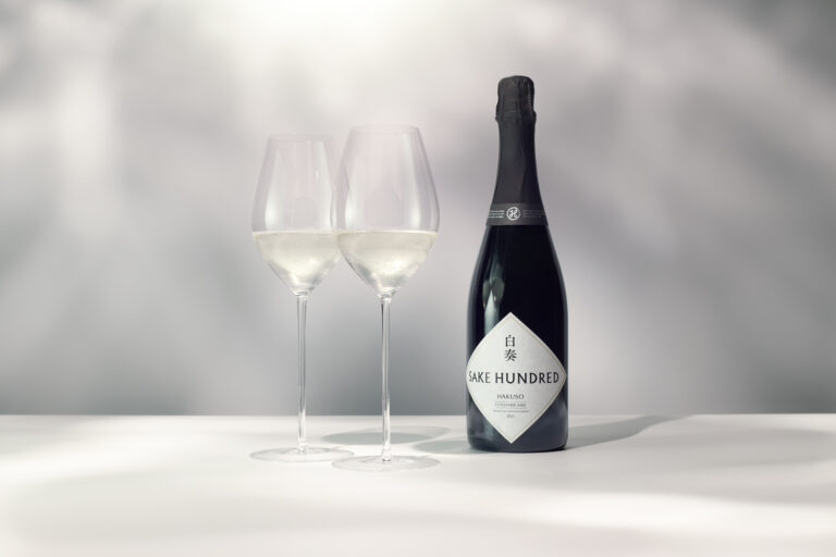 日本酒ブランド「SAKE HUNDRED」より、スパークリング日本酒の新商品『白奏 | HAKUSO』を2021年6月28日より発売