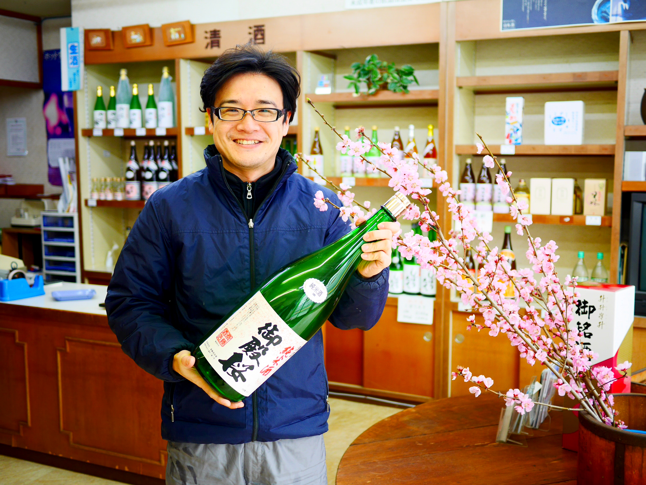 日本初の「新型LED夢酵母」で醸す未来のLED日本酒。最新技術と伝統の融合「青光」6/24より一般販売開始