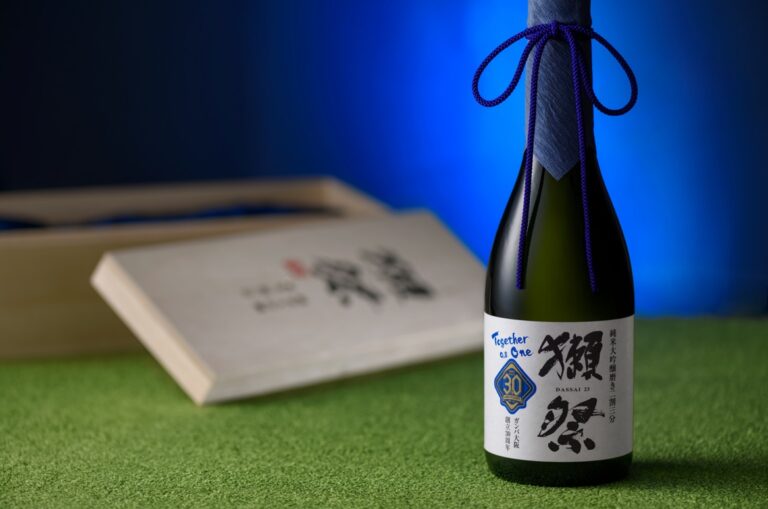 「ガンバ大阪×獺祭」30周年記念ボトル発売のお知らせ