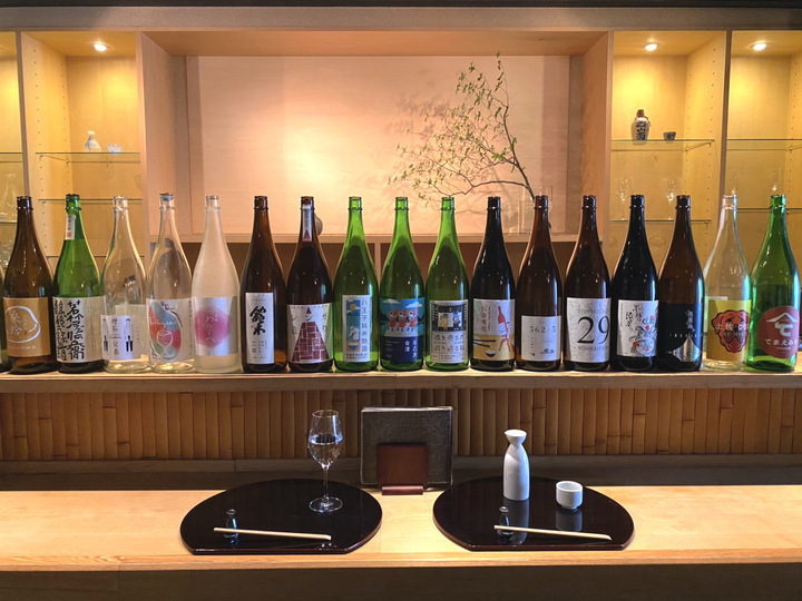 渋谷の日本酒ダイニングsakebaにて、日本酒ラインナップが大幅刷新。より洗練された日本酒と和食のペアリング体験をお楽しみいただけます。