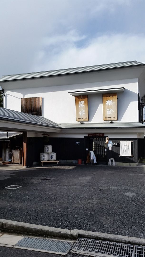 信州・諏訪　地酒「横笛」が長野県　酒米を100％使用した華やかな香り、山吹色に光るしぼりたて新酒を発売