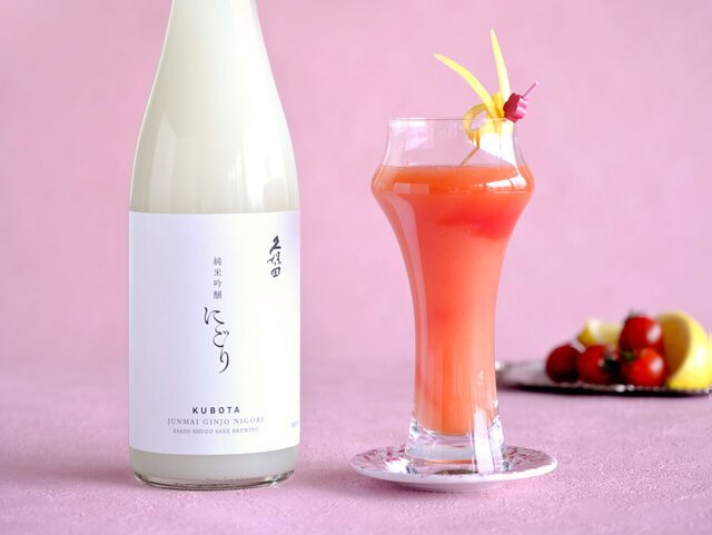 にごり酒×トマトジュースの「レッドクラウディー」