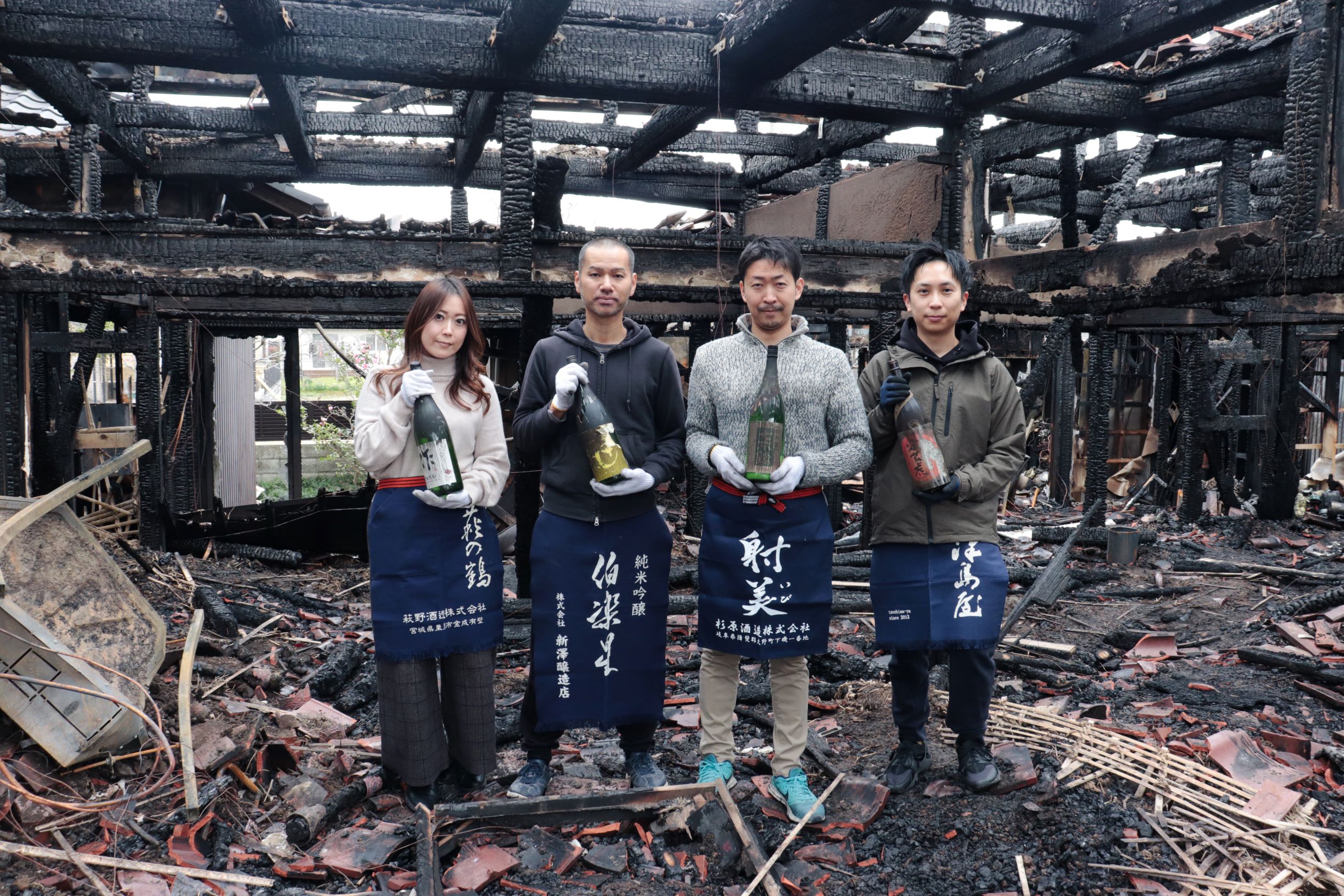 火事で焼け落ちた酒屋を建て直すクラウドファンディング！【焼け跡から救い出した日本酒】がリターンに