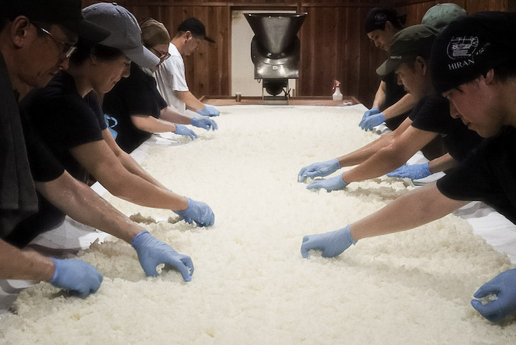 【前代未聞】総勢110人が企画した日本酒「俺達の飛鸞」濁り酒を9.4に抽選販売開始！