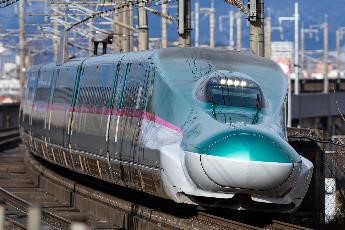 日本酒ブランド「ICHI-GO-CAN®」×JR東日本グループで地域共創！福島秋観光キャンペーンに合わせて「東北新幹線E5系」と「フルーティアふくしま」をデザインした福島の銘酒を限定販売