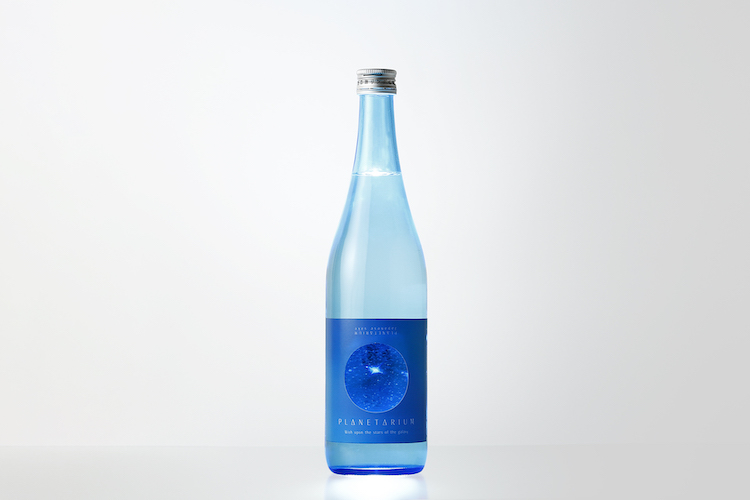 まるでプラネタリウムのようなラベルの日本酒「プラネタリウム」が新登場