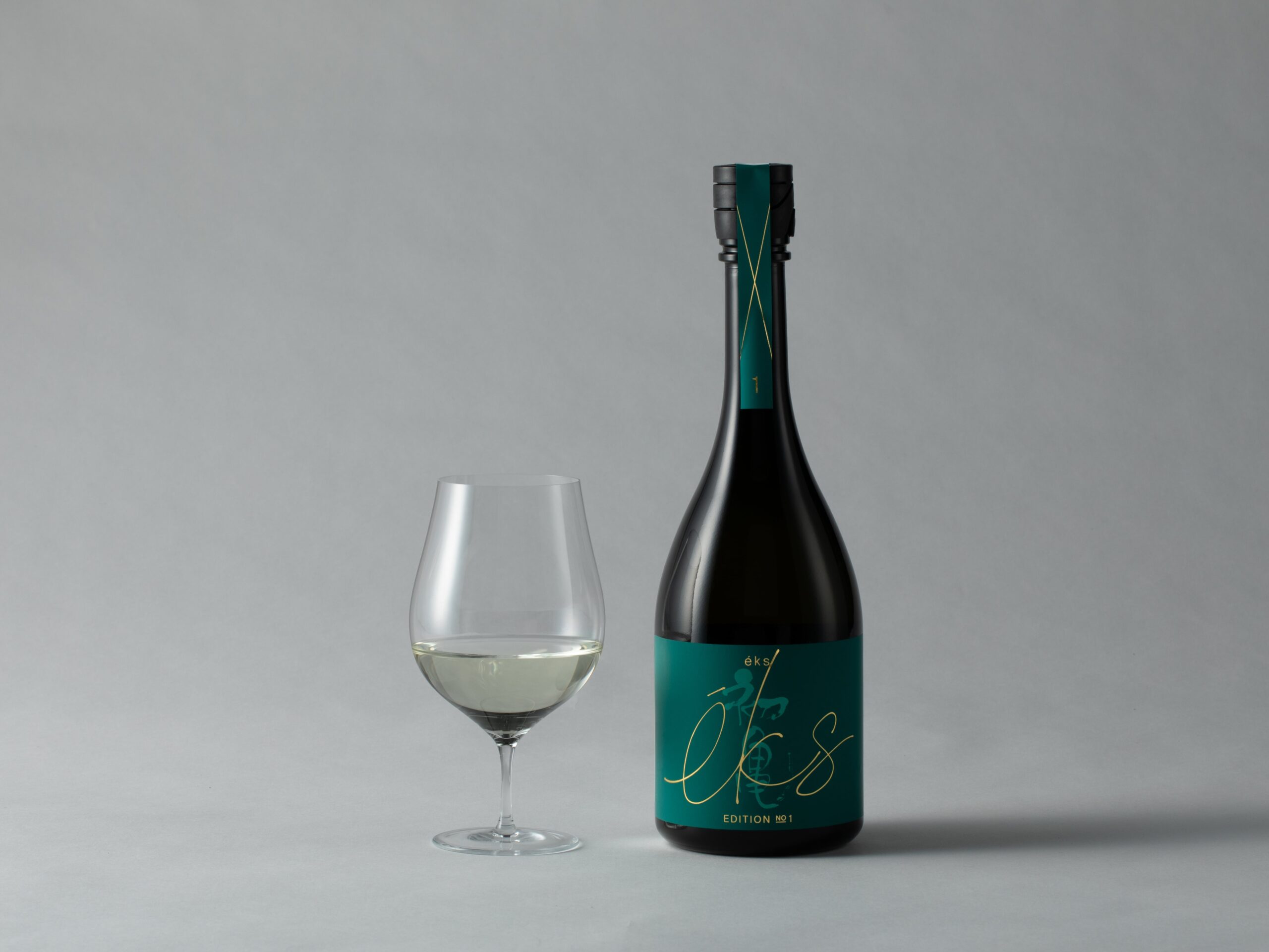 究極のペアリングを追求した日本酒ブランド「éks（エクス）」、新商品ラインナップ「éks KAISEKI（懐石）」「éks SUSHI（鮨）」を発表