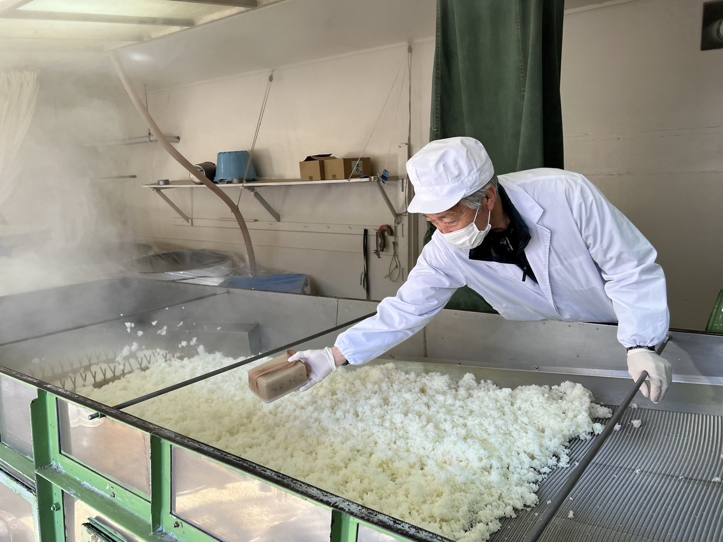 「黄綬褒章」受章杜氏 梅澤努が醸した「谷櫻酒造飲みくらべ一升瓶5本組」を新発売