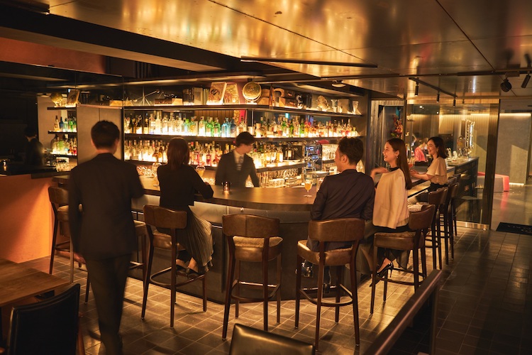 母の日に「ストーリー」を贈る。"アンティークローズ"色の日本酒