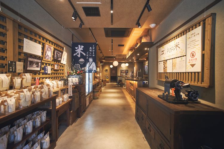 母の日に「ストーリー」を贈る。"アンティークローズ"色の日本酒