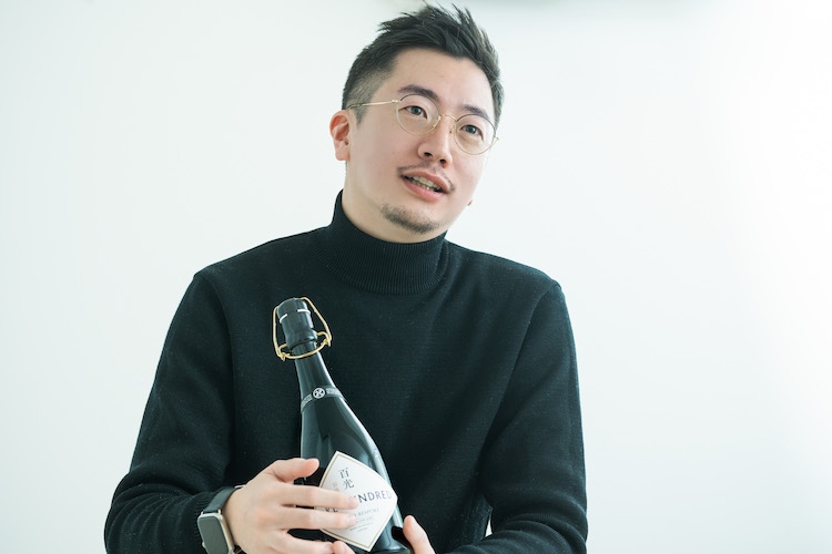 日本酒を「食べる」新提案。日本酒ブランド「SAKE HUNDRED」からフラッグシップの『百光』アイスが登場。1個3,000円、東京駅目の前のSAKEICE BAR！で販売