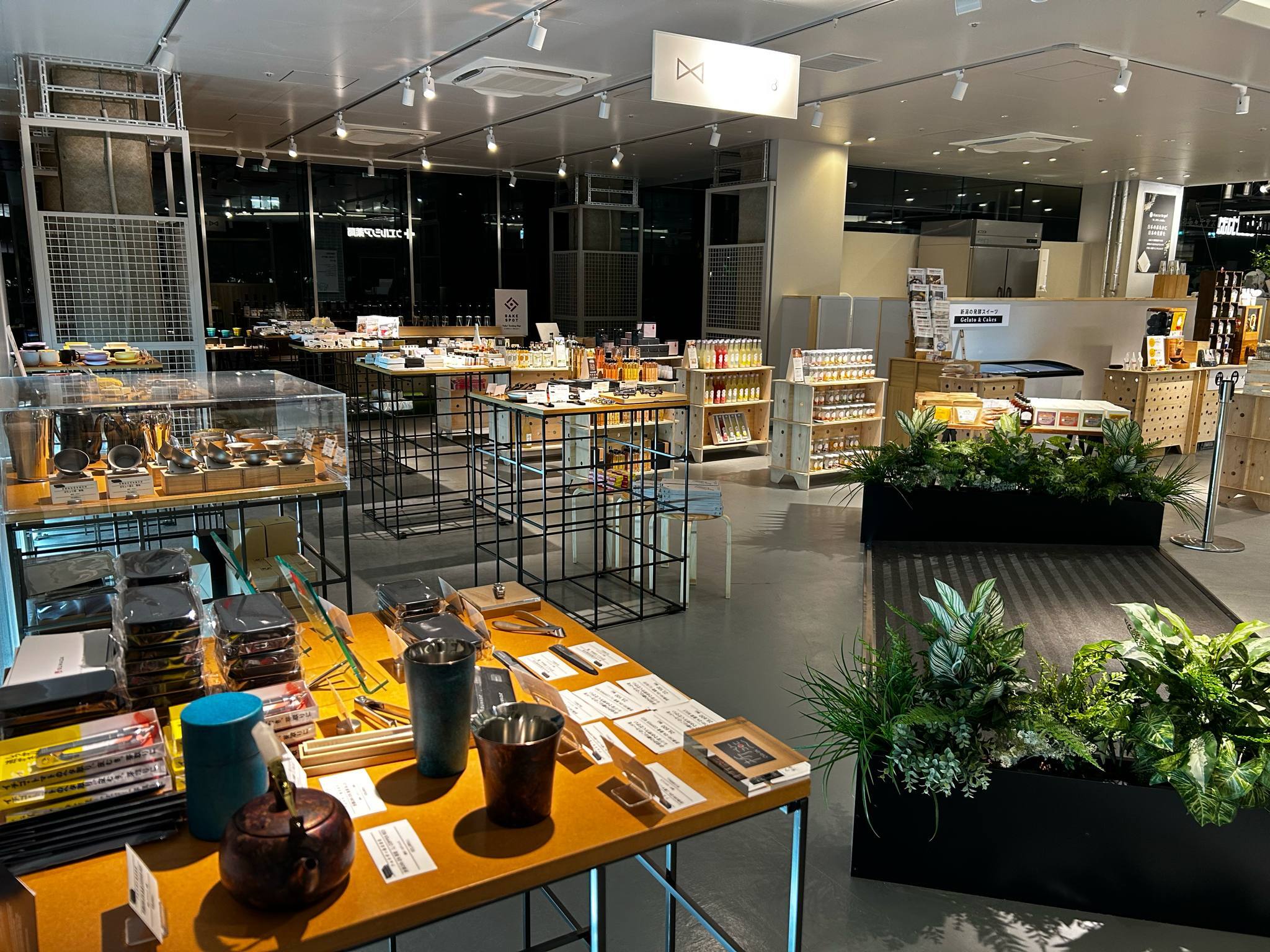 FARM8、御茶ノ水駅構内に“発酵・日本酒・ものづくりの体験型ストア”FARM8 STANDを5/14オープン