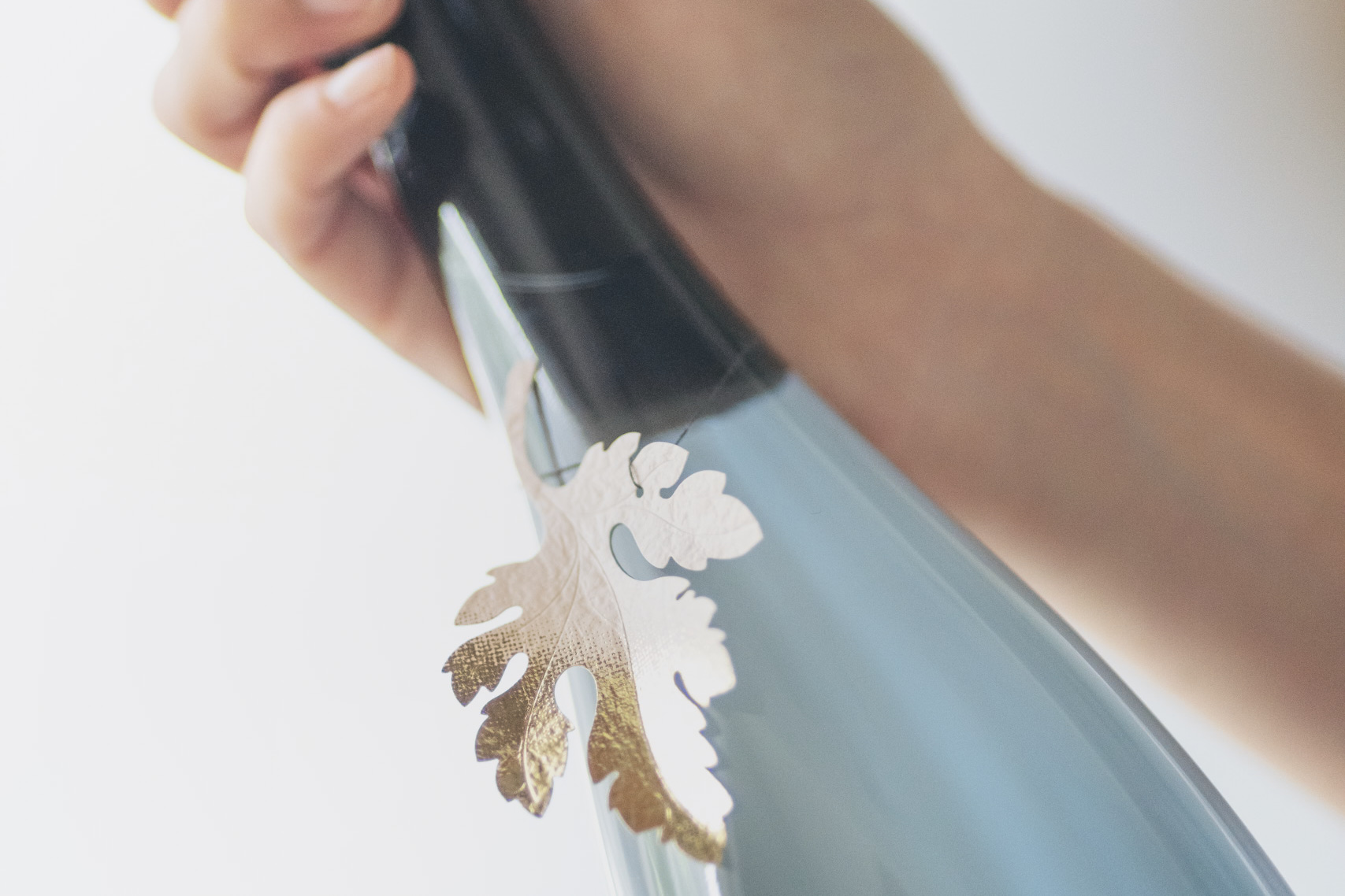 “花を贈るように”気持ちを届ける - 創業290年の酒蔵から新しい日本酒ギフトが誕生