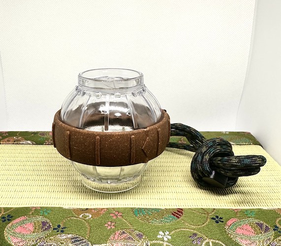 もち運びができる忍者が持っていそうなモバイルペアおちょこ <NINJA BALL>の受注開始。全ての日本酒LOVERに!イベントや飲み歩きに最適、持っているだけで話題になり、外国人も大喜び。