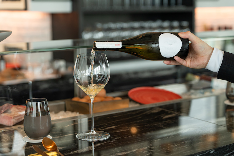 有機熟成酒を発売している「福霧」が、コンラッド大阪で初の新感覚日本酒ペアリングディナーを2日間限定で開催