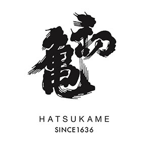 ちびまる子ちゃん コラボ日本酒「父ヒロシ」が今年で5周年!今年は富士山のかたちのおちょこセットもご用意いたしました。2025年5月1日(木)より予約受付開始!