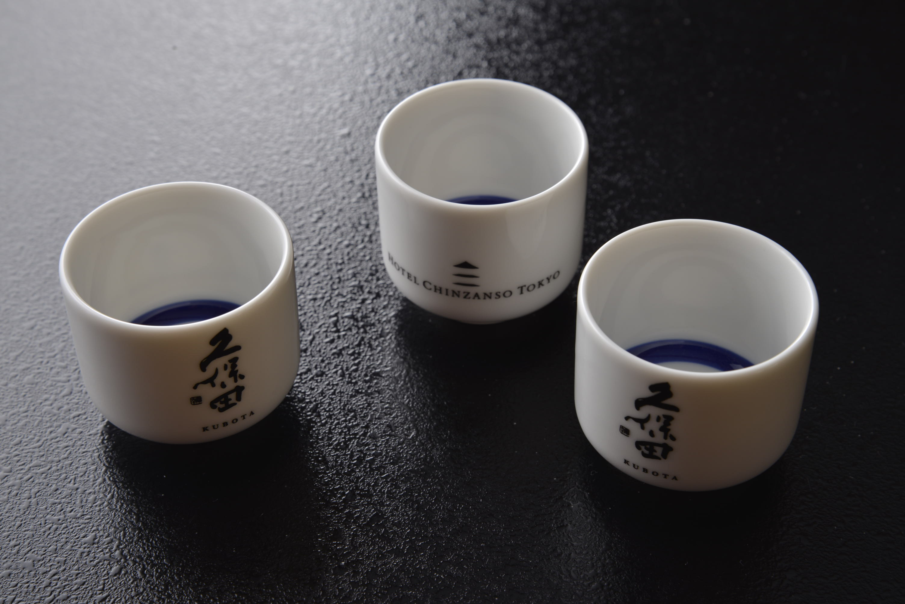 【ホテル椿山荘東京】日本酒「久保田」13種を贅沢に使用!秋の味覚と伝統を味わう「KUBOTAアフタヌーンティー」を9月9日よりスタート