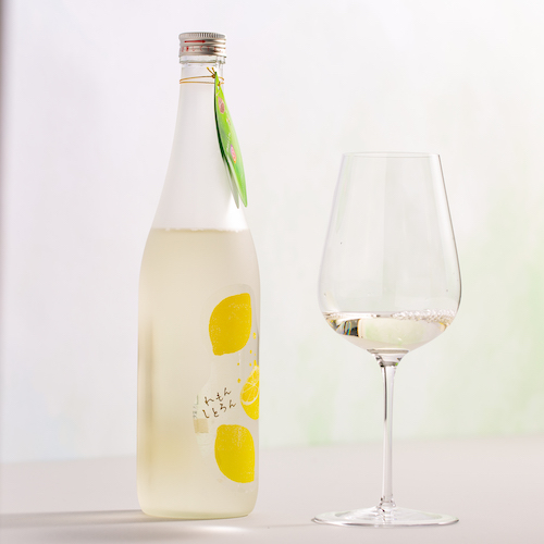 きゅんと爽やか、まるで「おとなのレモネード」!Craft Sakeシリーズからアルコール度数6%の純米酒「れもんしとろん」新発売