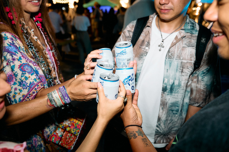 日本酒に新たな救世主!? 半年で1万店舗目前!プレミアム缶SAKE『SummerFall』