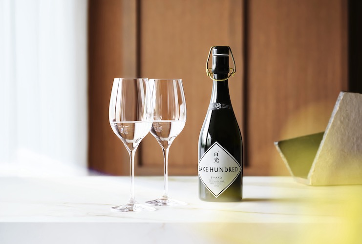 7月20日就航の豪華客船「飛鳥III」で、日本酒ブランドSAKE HUNDREDの『百光』と『思凛』を提供