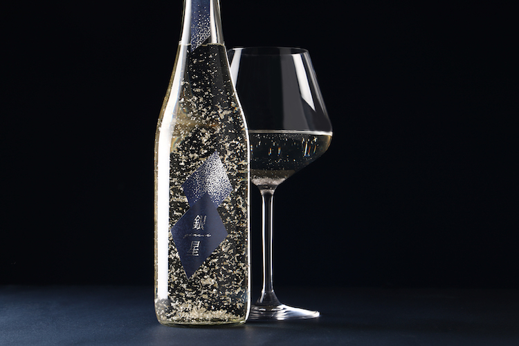 煌びやかに銀箔輝く祝い酒「銀星 -GINSEI-」を販売開始
