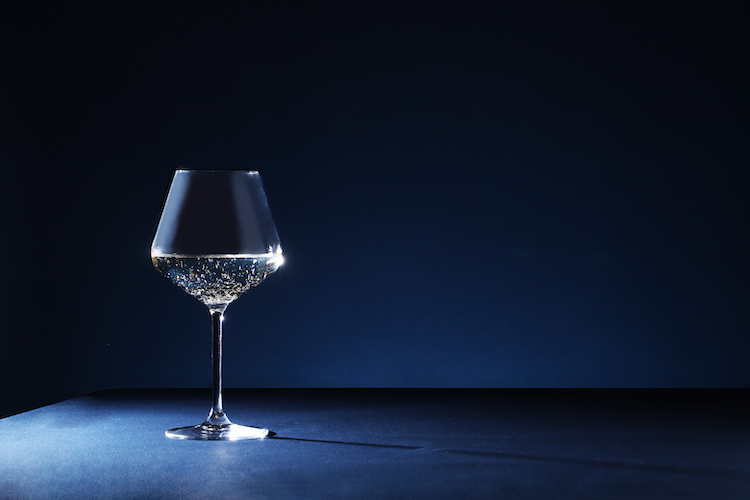 煌びやかに銀箔輝く祝い酒「銀星 -GINSEI-」を販売開始