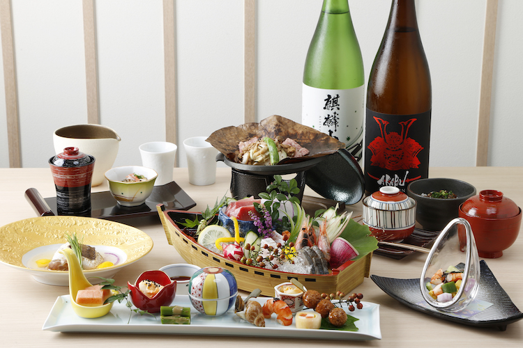 搾りたてが一年中楽しめる「日本酒樽サーバー」を導入！全国約80種の地酒と本格和食を味わう"日本酒オアシス"「和食日和 おさけと 品川」が11月12日オープン