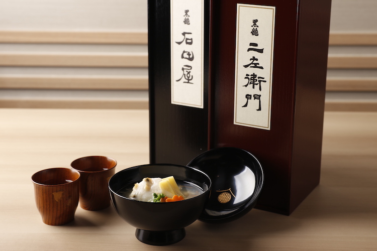 搾りたてが一年中楽しめる「日本酒樽サーバー」を導入！全国約80種の地酒と本格和食を味わう"日本酒オアシス"「和食日和 おさけと 品川」が11月12日オープン