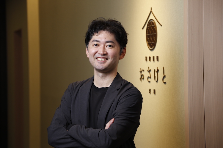 搾りたてが一年中楽しめる「日本酒樽サーバー」を導入！全国約80種の地酒と本格和食を味わう"日本酒オアシス"「和食日和 おさけと 品川」が11月12日オープン