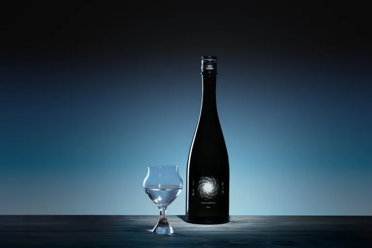 〜販売開始から約2週間で完売〜想いを醸す物語、第一章は完売御礼。福岡・天郷醸造所フラッグシップモデル『在る宵 天郷』が販売開始から約2週間で完売。次回販売予定は2025年11月下旬予定！！