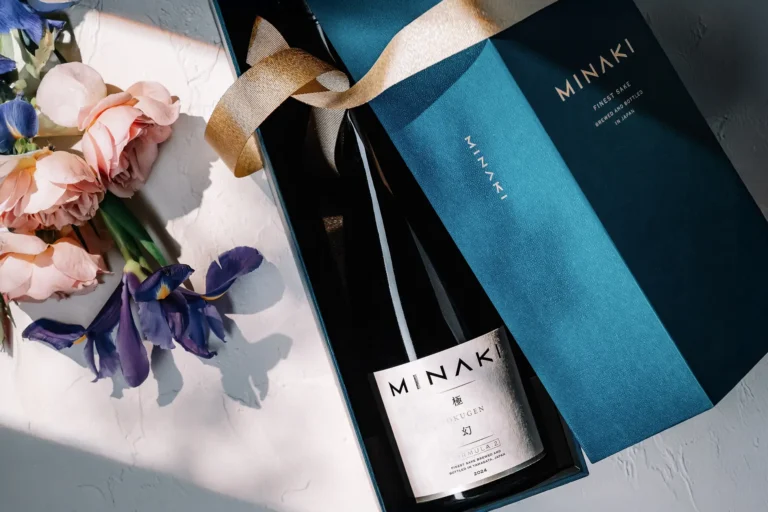 年末ギフトや帰省土産に、受賞歴多数のラグジュアリー日本酒「MINAKI」で記憶に残る贈り物を