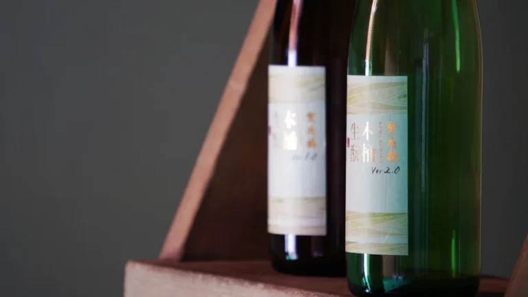 〈賀茂鶴酒造〉杜氏自らが組み立てた木桶で醸した「生もと造り」の酒