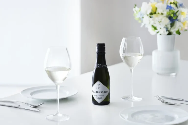 300mlの小容量ボトルが新登場。日本酒ブランド「SAKE HUNDRED」から3月17日に発売