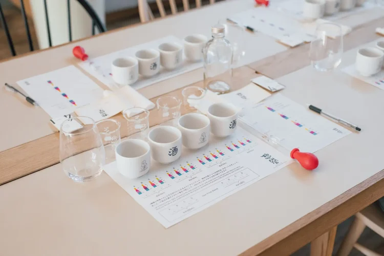 前回即満席の「惣誉酒造×IMADEYA 4種の原酒をマイ・ブレンド ほろよいワークショップ」が待望の規模拡大！ご好評につき各店舗での開催を決定