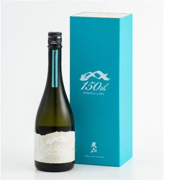 150年の歴史を、一本のデザインに。「天山酒造150周年記念酒」パッケージがJPC2026アルコール飲料部門賞を受賞！——第一紙行が初の栄冠