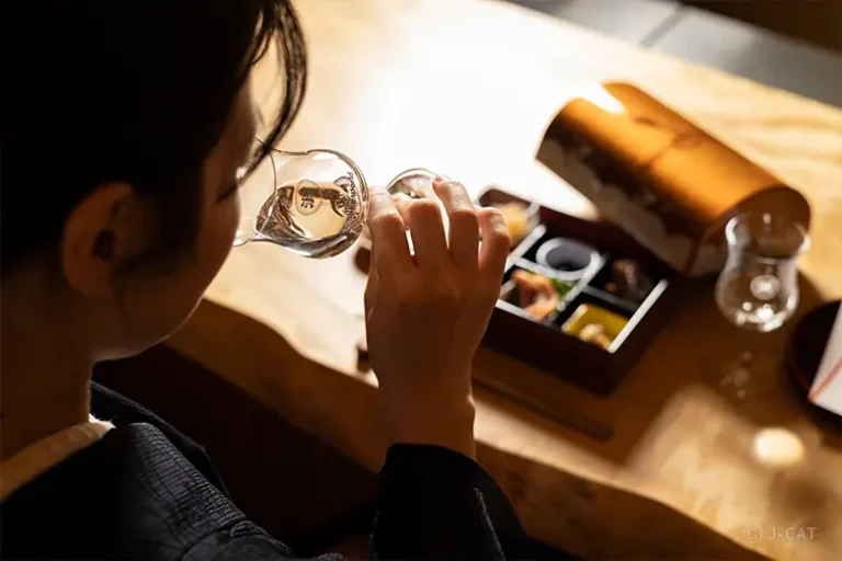 オリジナルのブレンド日本酒づくり＆酒肴とのペアリング［My Sake World］出張体験