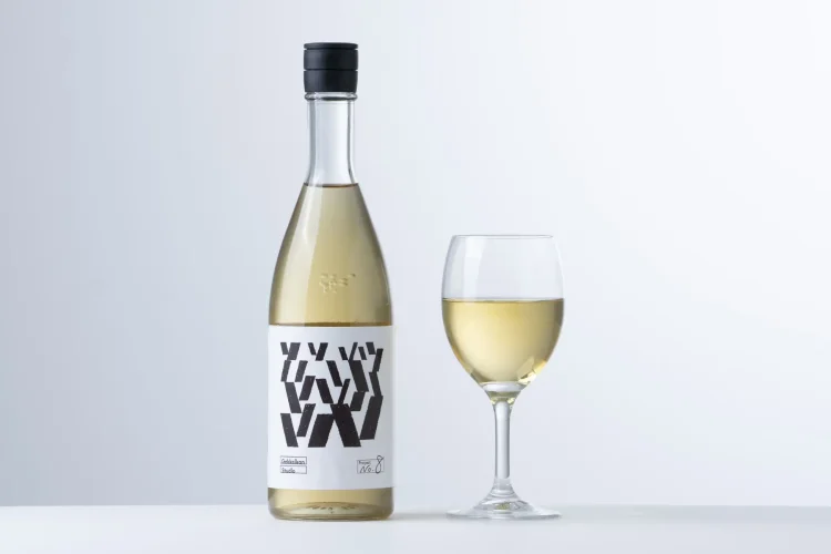 日本酒の未来をひらく実験的プロジェクト「Gekkeikan Studio」の新商品 スパイスをもろみと共に発酵させた、新しいお祝いの一「Gekkeikan Studio no.8」10月5日発売